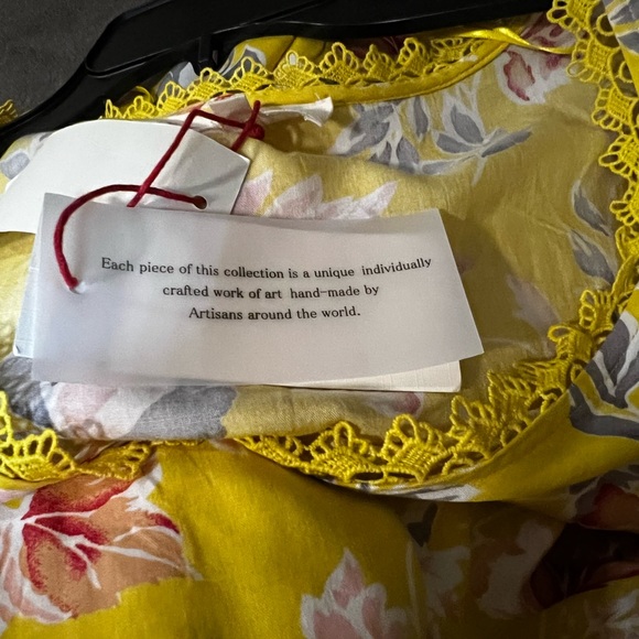 Unique summer dress, pretty detail. Imported lace, wrap with detailed ruffle. - Picture 6 of 6